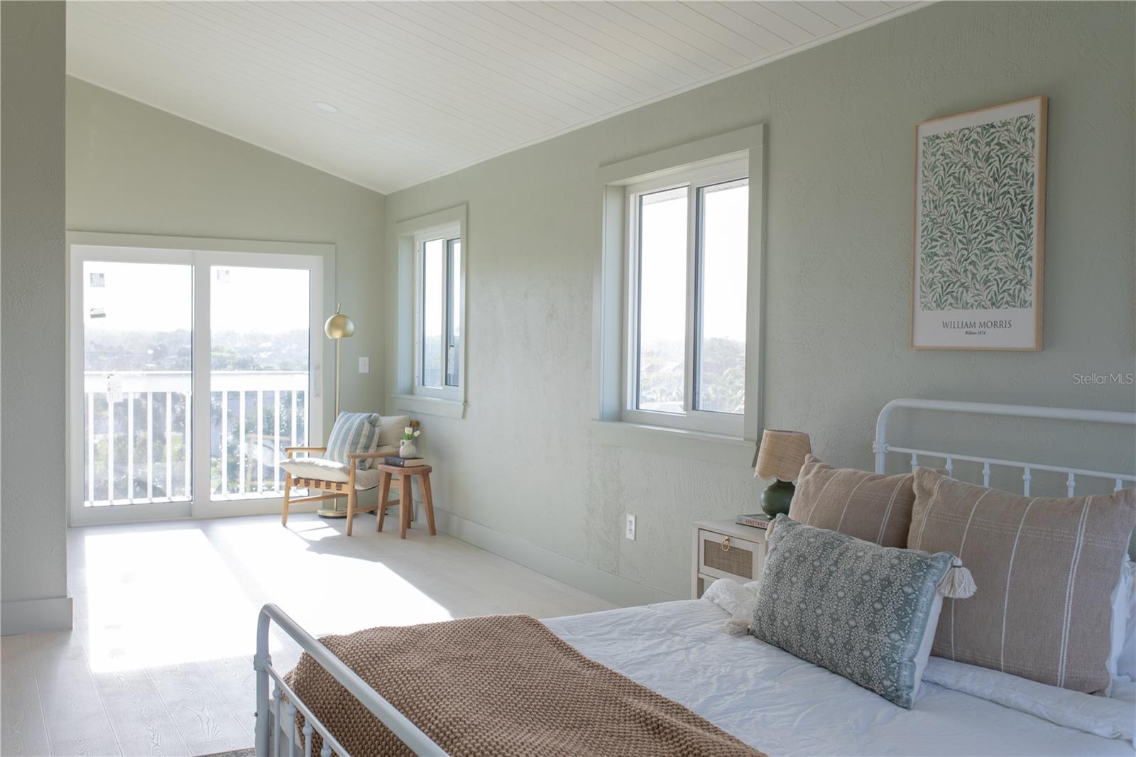 2574 N OCEAN SHORE BLVD, FLAGLER BEACH, FL, 32136