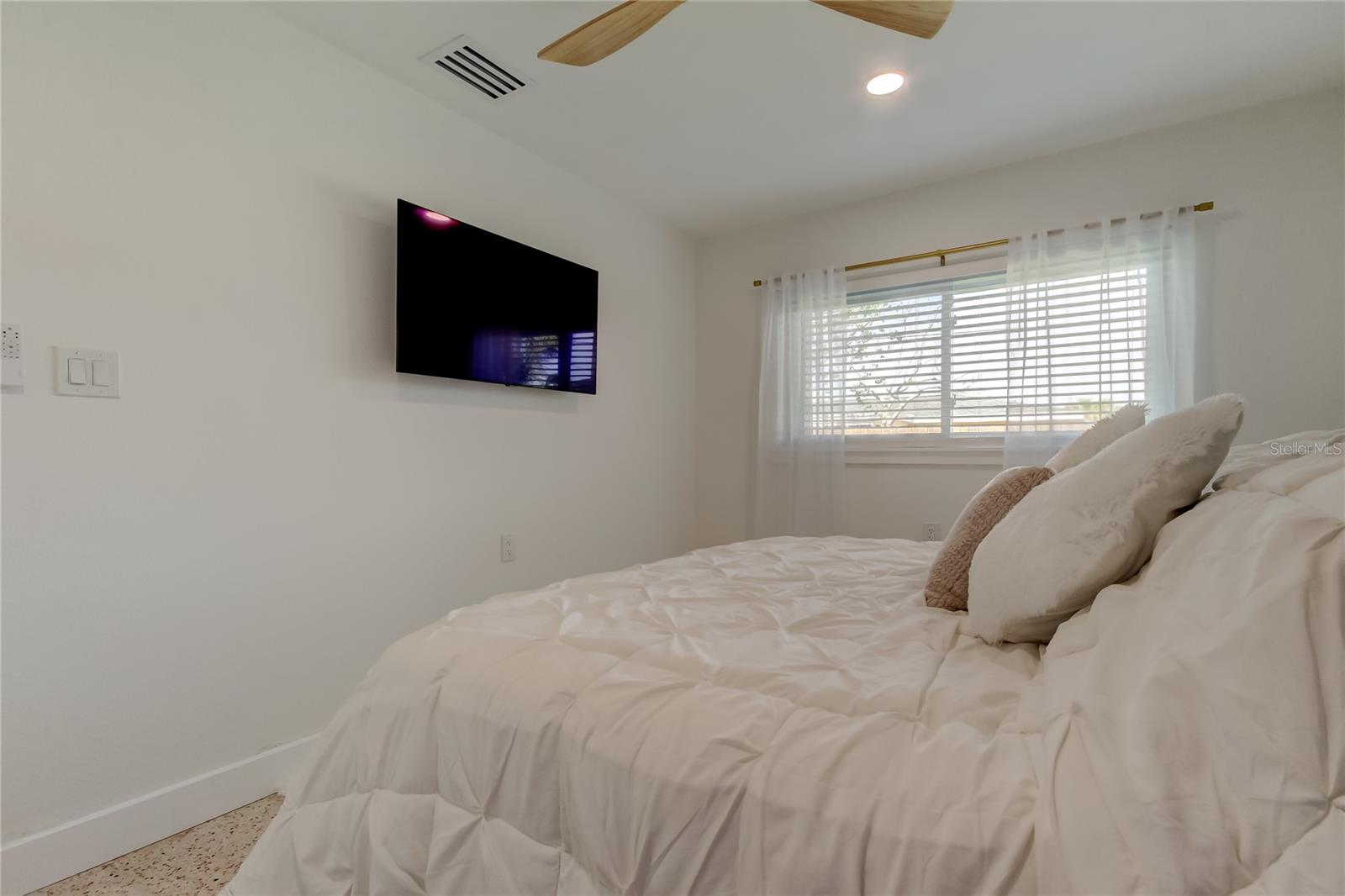 2488 DEL RIO WAY, DUNEDIN, FL, 34698