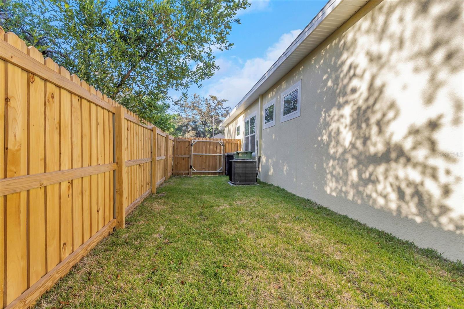 2103 E ELLICOTT ST, TAMPA, FL, 33610