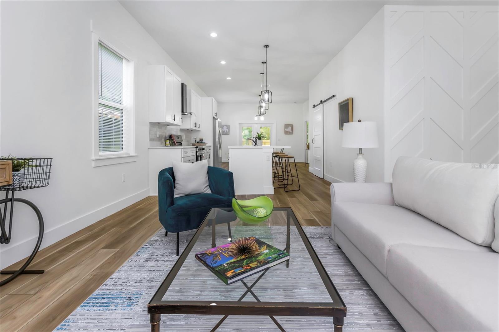 2103 E ELLICOTT ST, TAMPA, FL, 33610