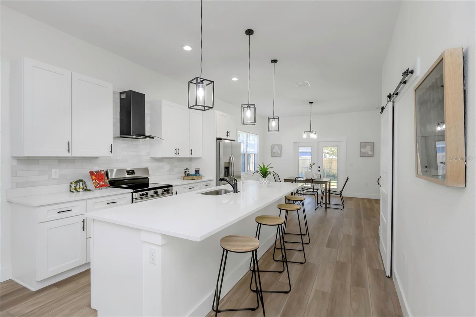 2103 E ELLICOTT ST, TAMPA, FL, 33610