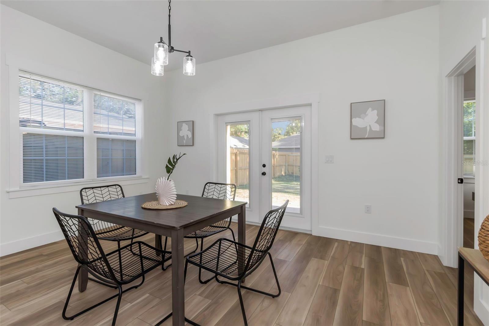 2103 E ELLICOTT ST, TAMPA, FL, 33610