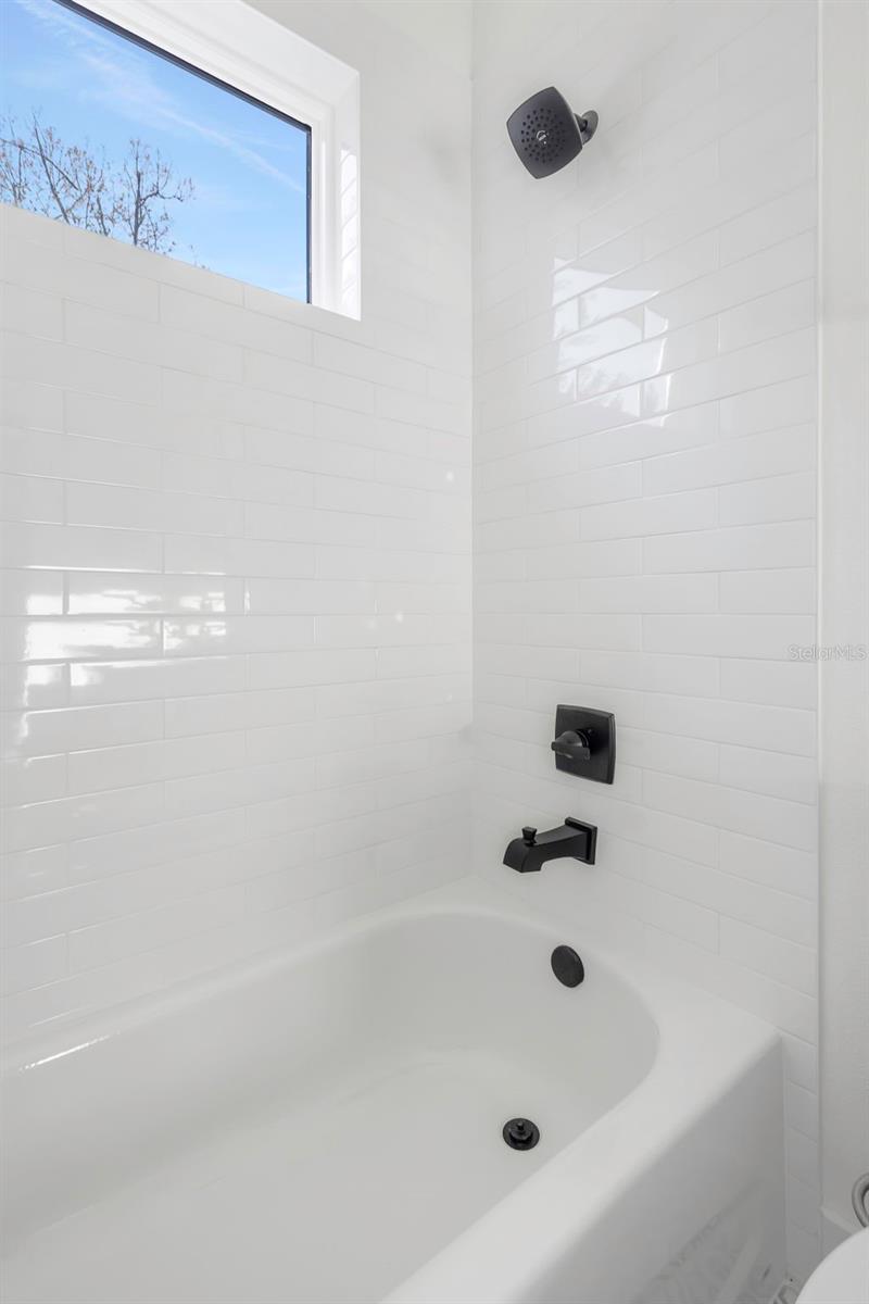 2103 E ELLICOTT ST, TAMPA, FL, 33610