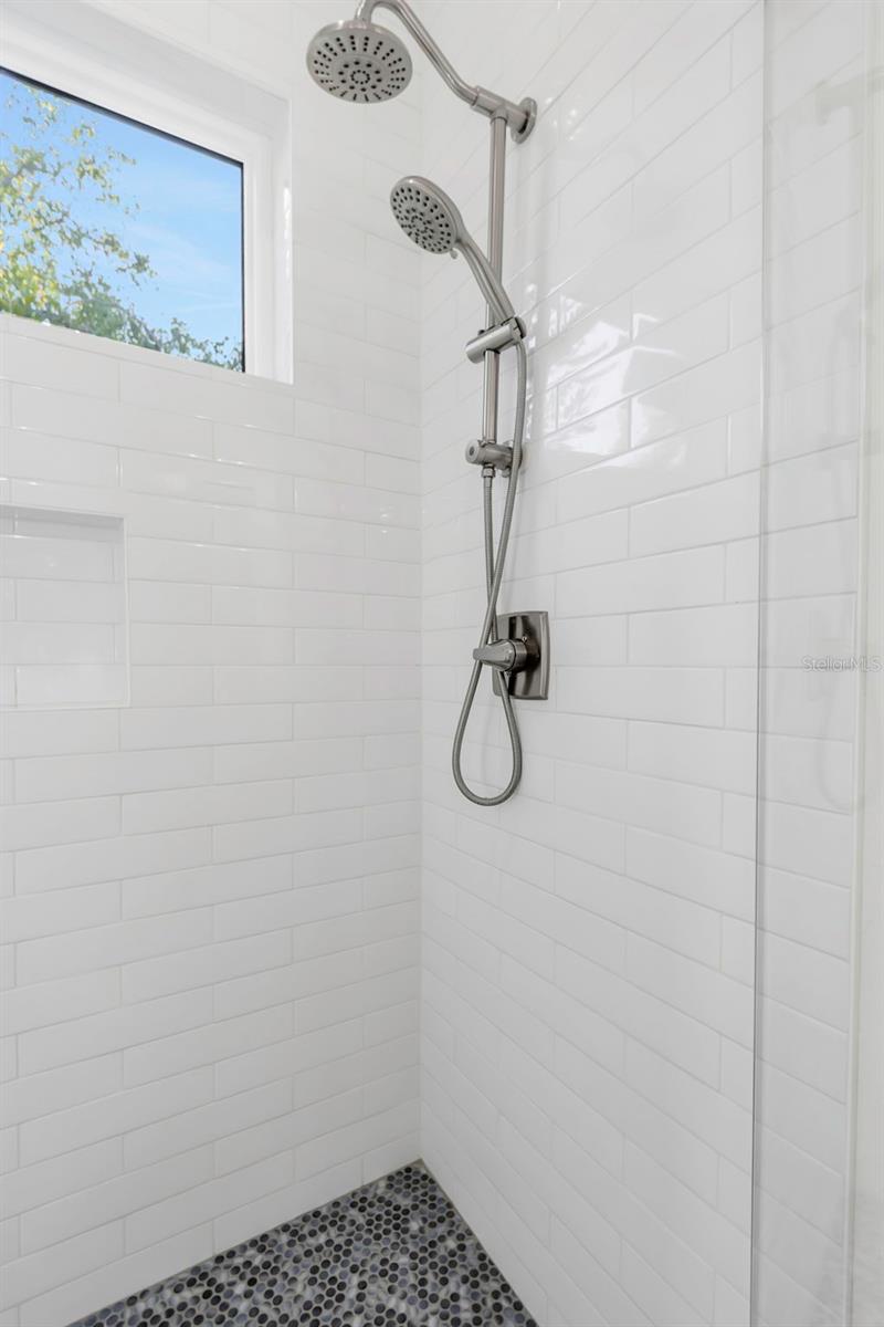 2103 E ELLICOTT ST, TAMPA, FL, 33610