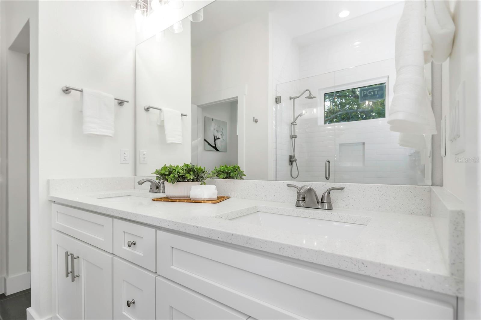 2103 E ELLICOTT ST, TAMPA, FL, 33610