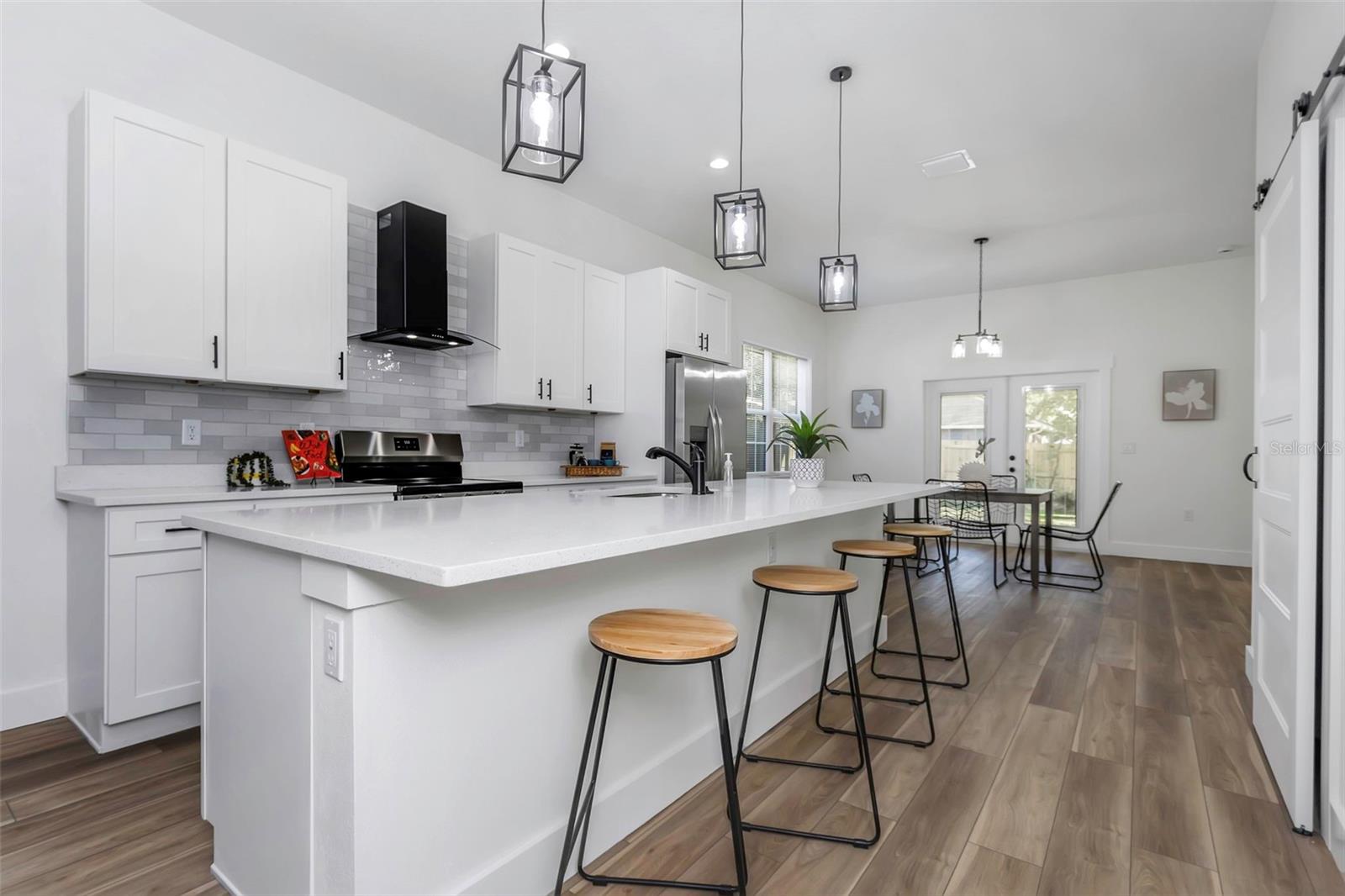 2103 E ELLICOTT ST, TAMPA, FL, 33610