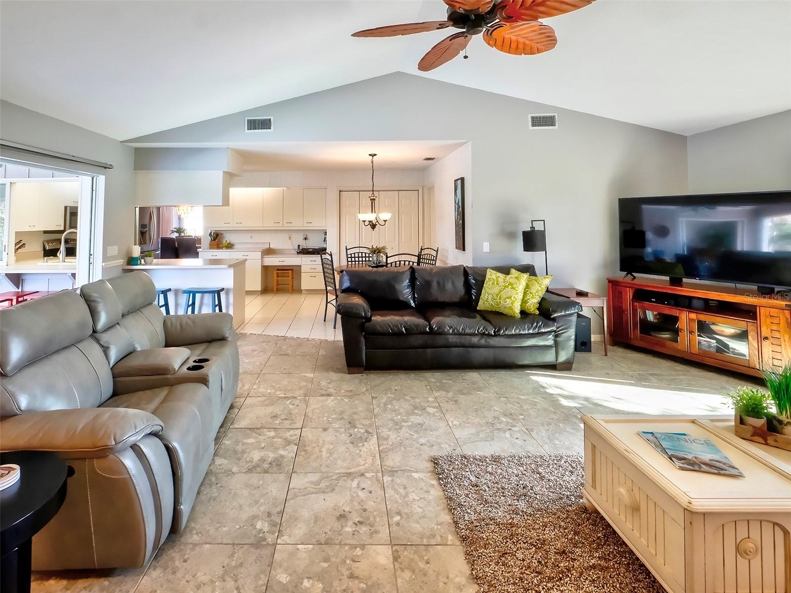 1611 VALLEY DR, VENICE, FL, 34292