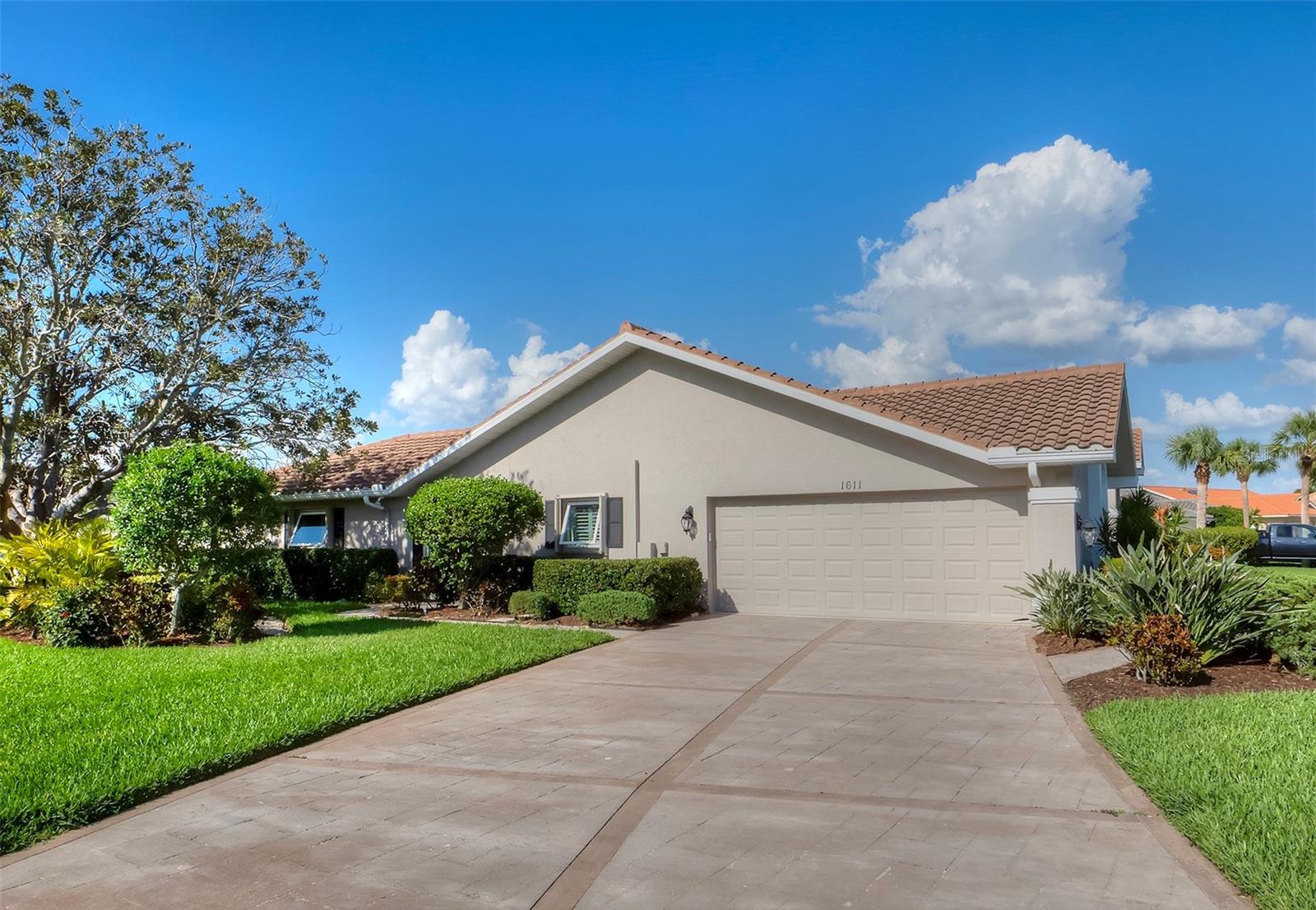 1611 VALLEY DR, VENICE, FL, 34292