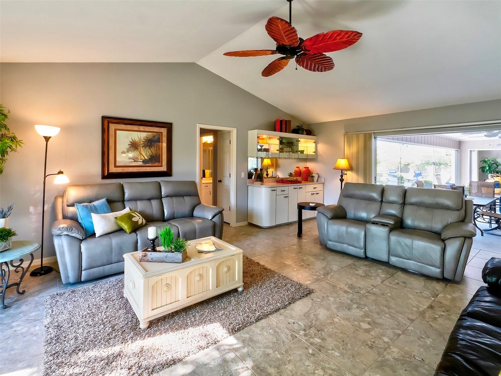 1611 VALLEY DR, VENICE, FL, 34292