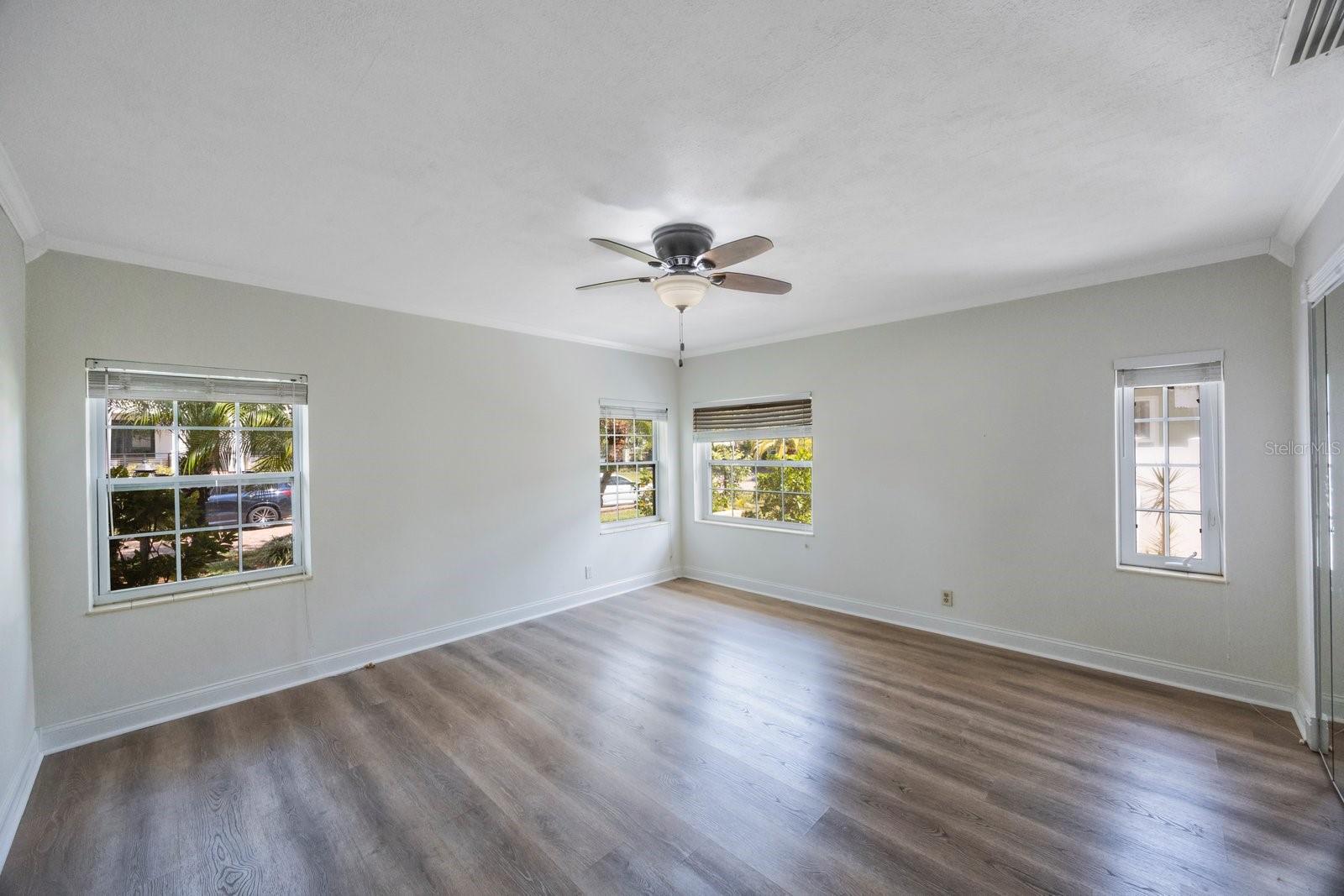 110 27TH AVE NE, ST PETERSBURG, FL, 33704
