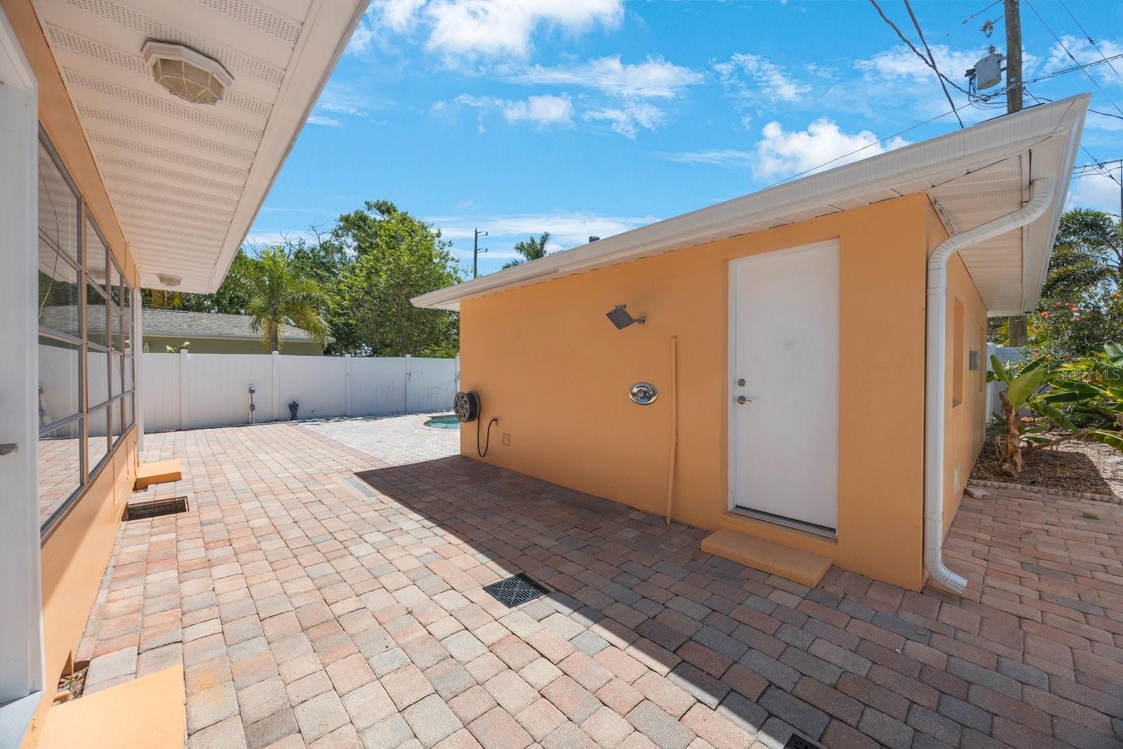 110 27TH AVE NE, ST PETERSBURG, FL, 33704