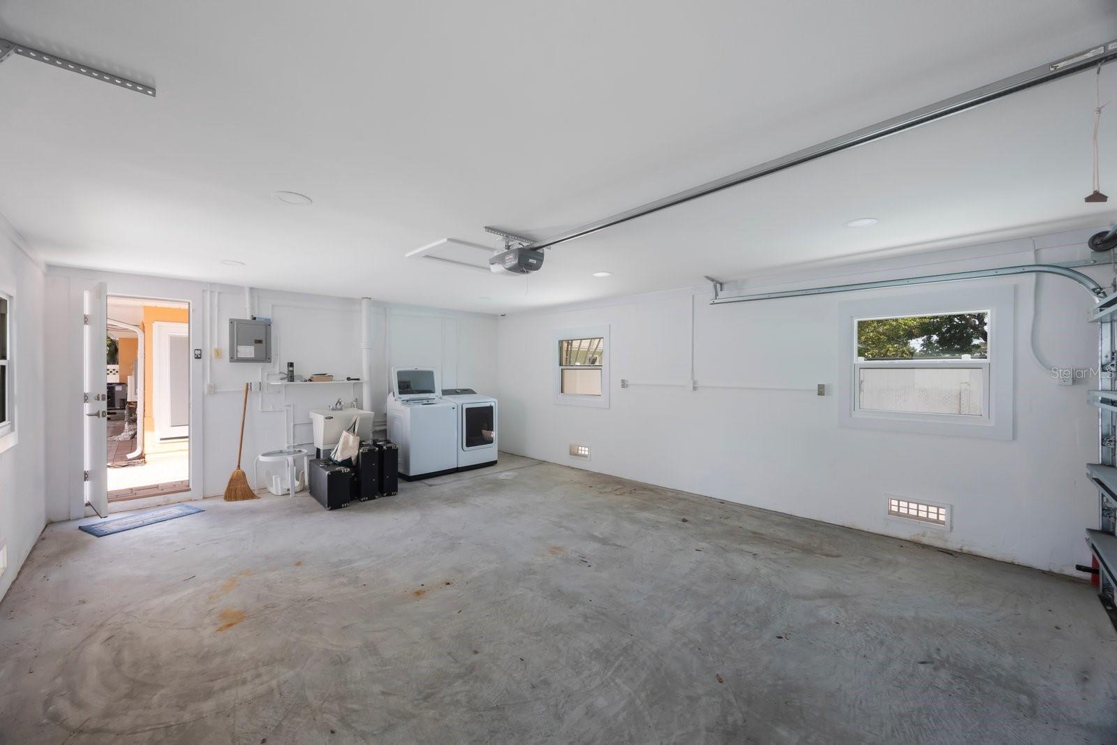 110 27TH AVE NE, ST PETERSBURG, FL, 33704