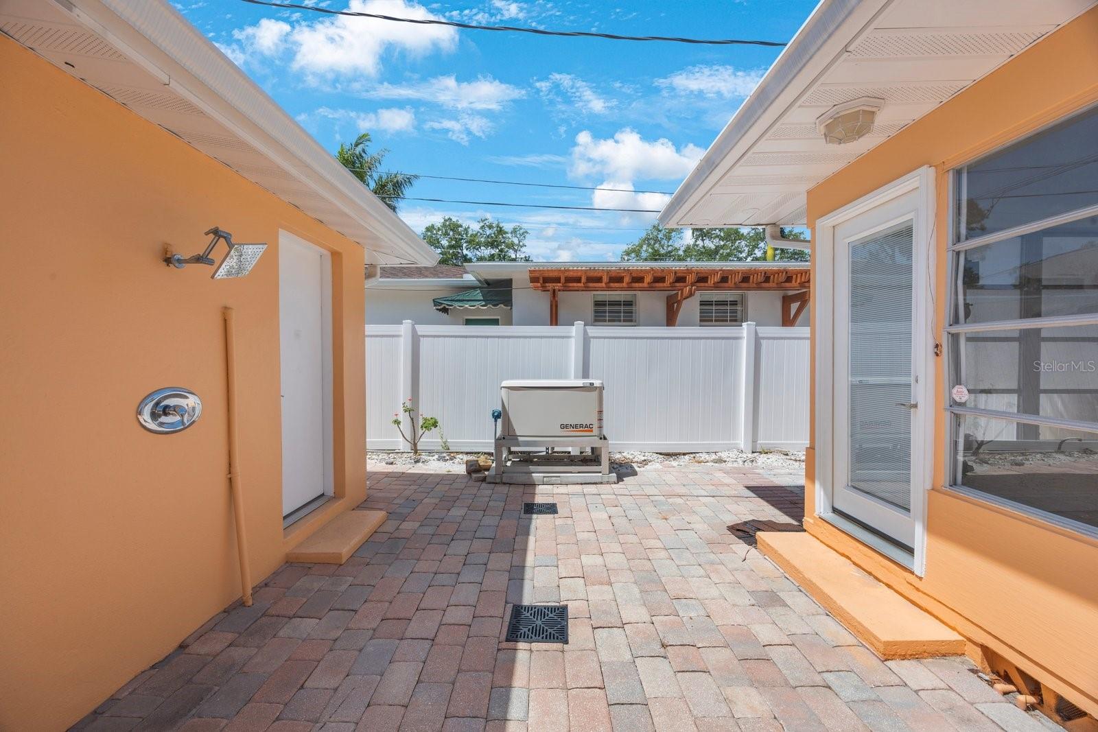 110 27TH AVE NE, ST PETERSBURG, FL, 33704