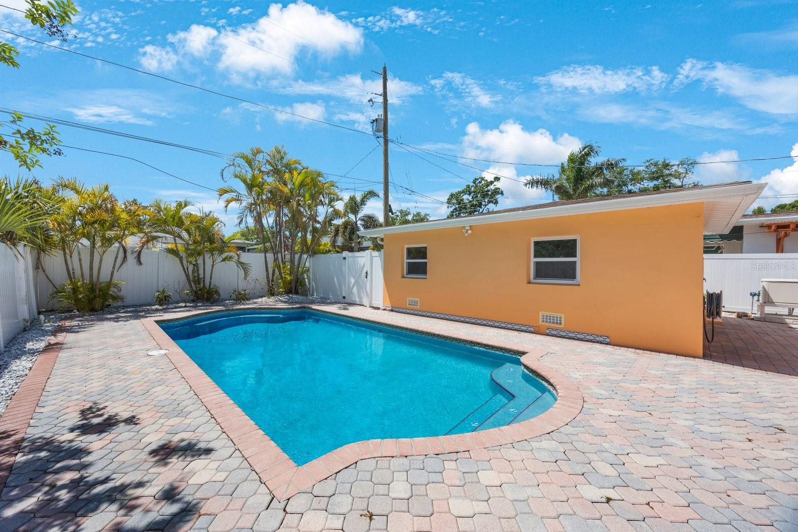 110 27TH AVE NE, ST PETERSBURG, FL, 33704