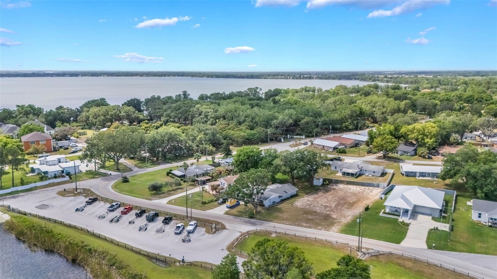 612 W LAKE SUMMIT DR, WINTER HAVEN, FL, 33884