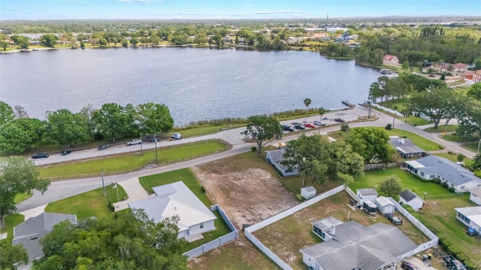 612 W LAKE SUMMIT DR, WINTER HAVEN, FL, 33884