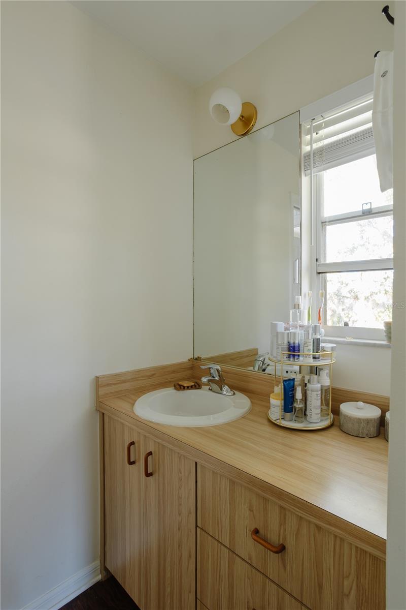 2337 IXORA AVE, SARASOTA, FL, 34234