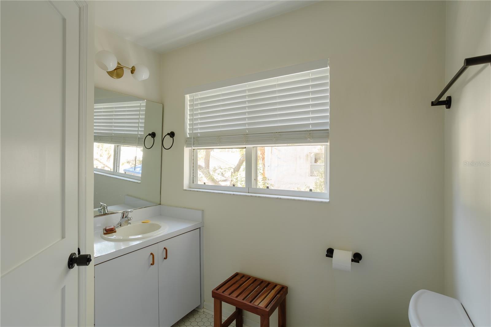 2337 IXORA AVE, SARASOTA, FL, 34234