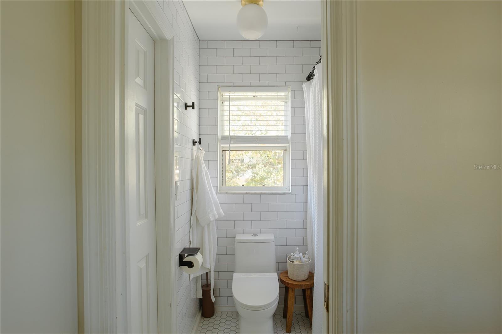 2337 IXORA AVE, SARASOTA, FL, 34234