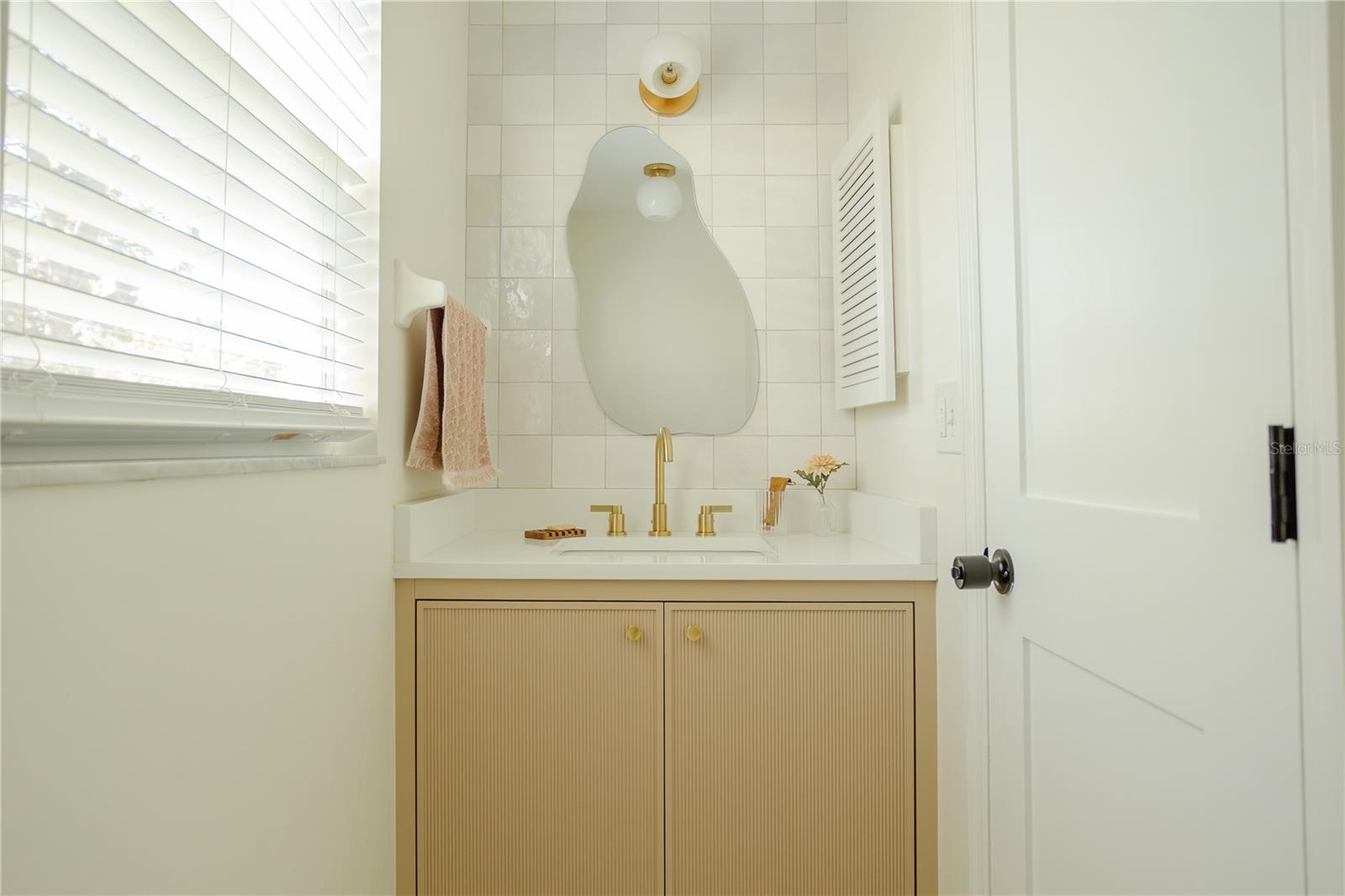 2337 IXORA AVE, SARASOTA, FL, 34234