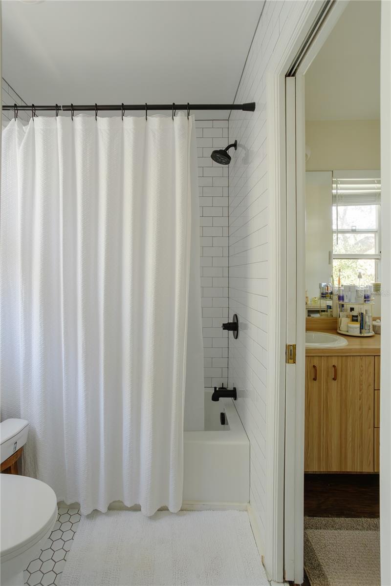 2337 IXORA AVE, SARASOTA, FL, 34234