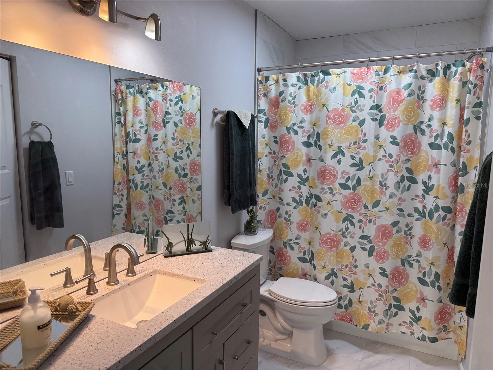 152 DOUGLAS RD W #B, OLDSMAR, FL, 34677