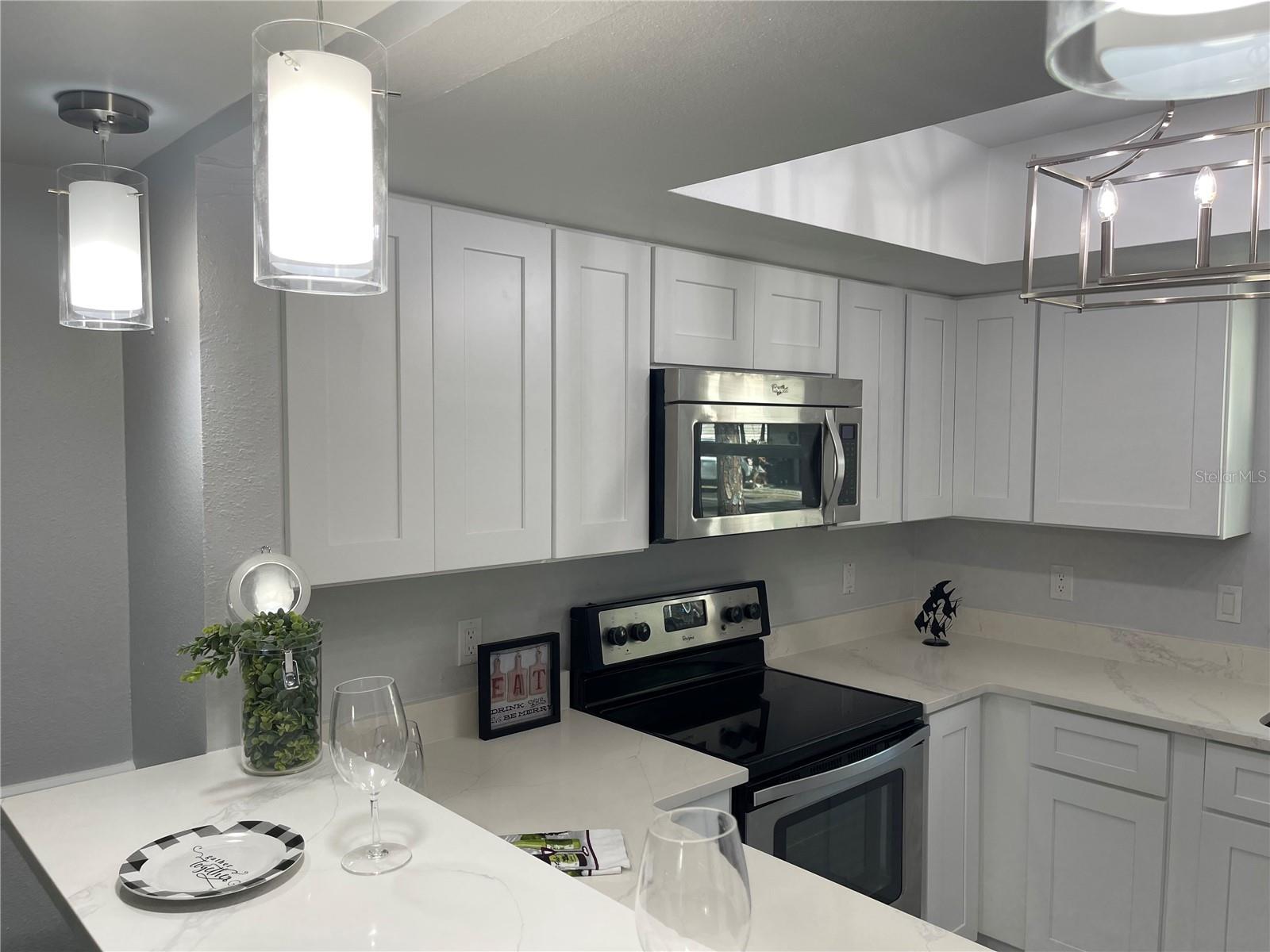 152 DOUGLAS RD W #B, OLDSMAR, FL, 34677