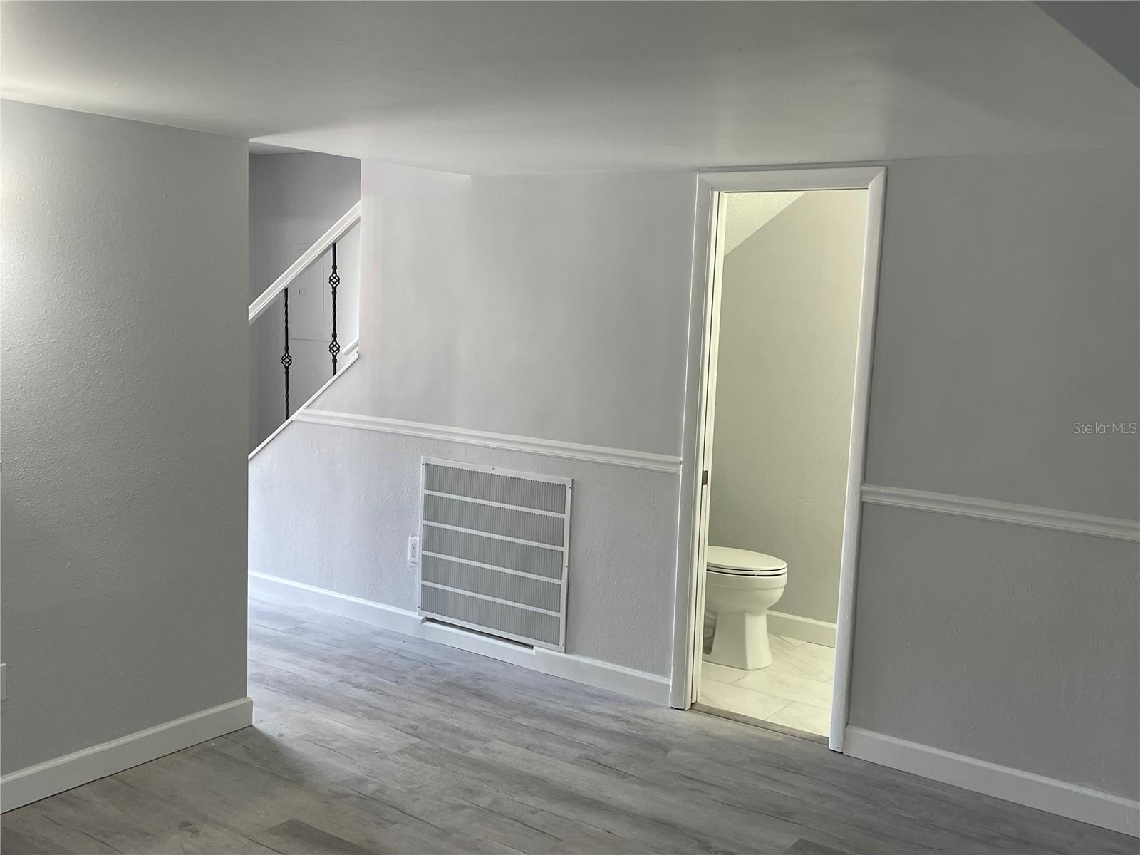 152 DOUGLAS RD W #B, OLDSMAR, FL, 34677