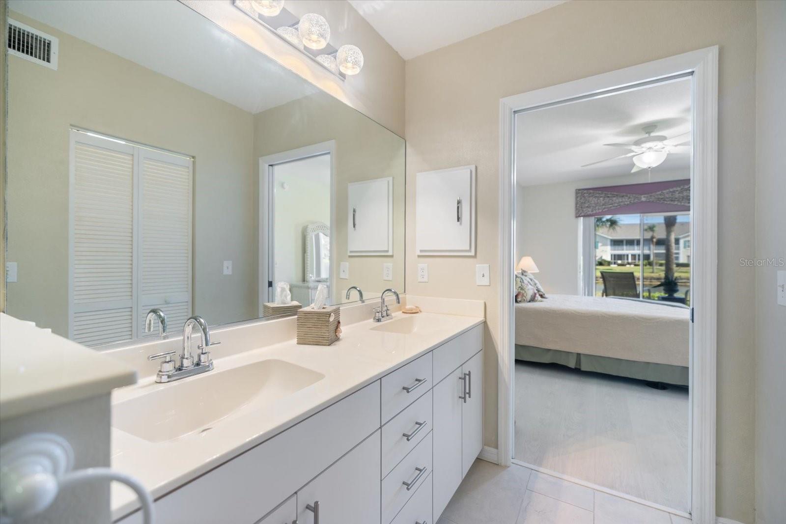 400 LAUREL LAKE DR #104, VENICE, FL, 34292