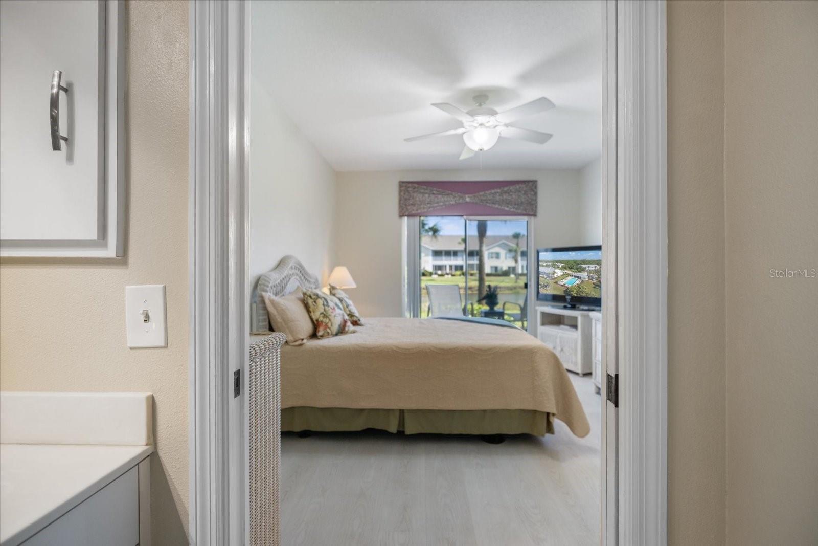 400 LAUREL LAKE DR #104, VENICE, FL, 34292