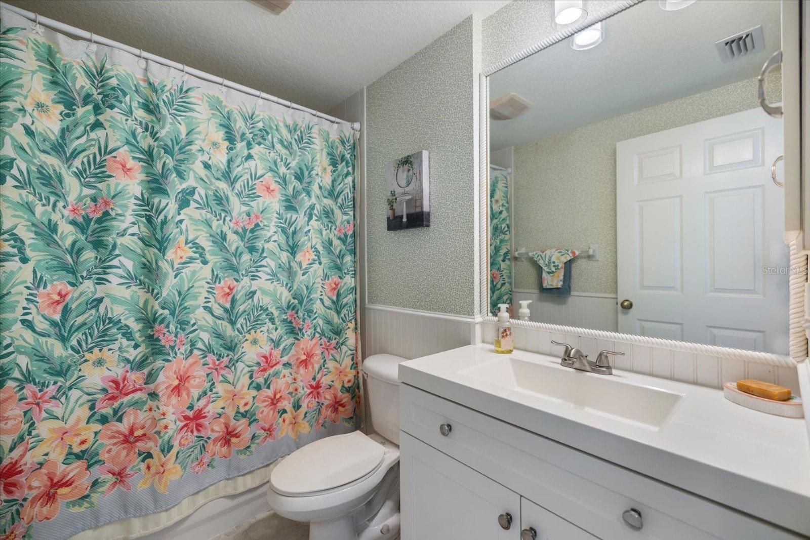 400 LAUREL LAKE DR #104, VENICE, FL, 34292