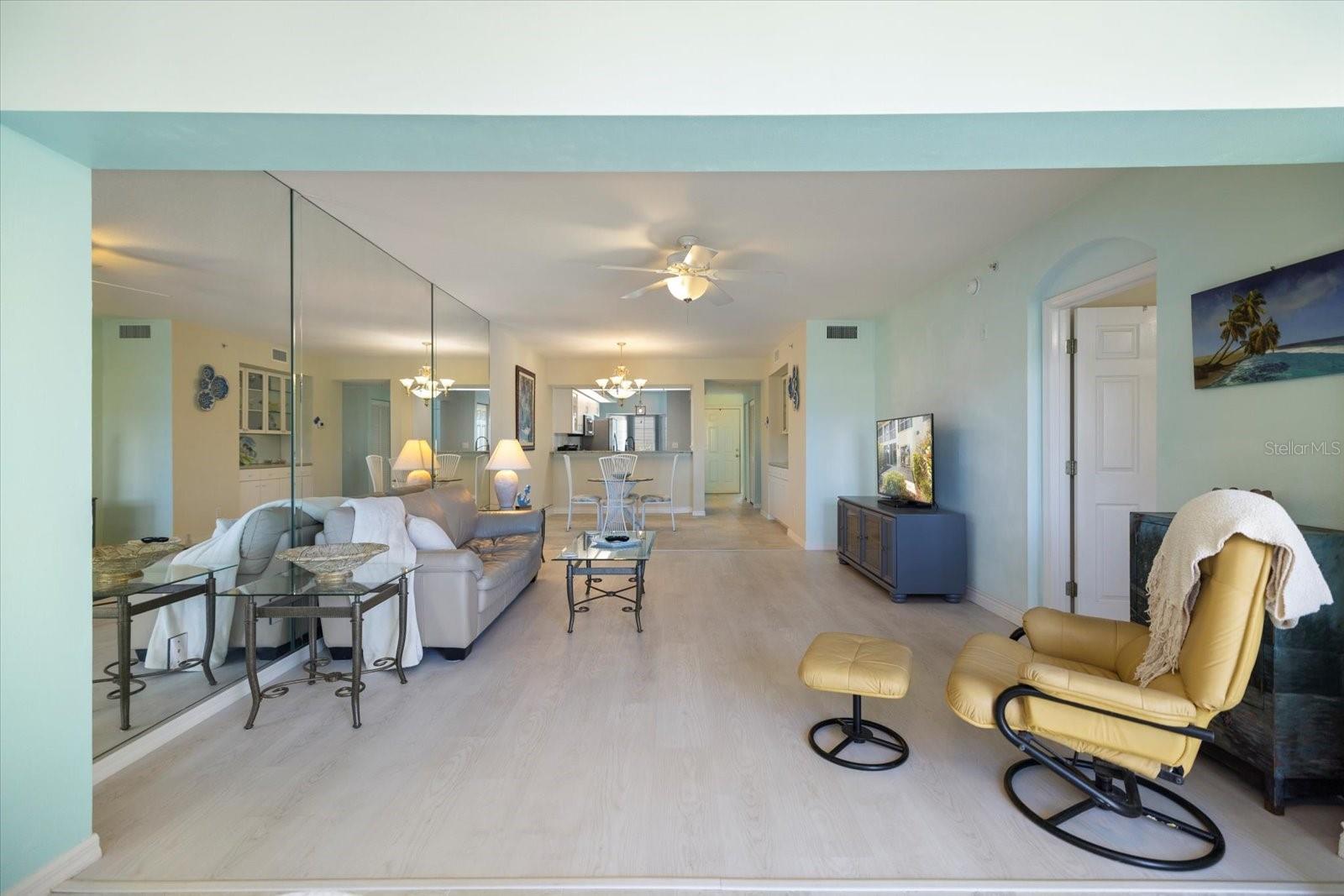 400 LAUREL LAKE DR #104, VENICE, FL, 34292