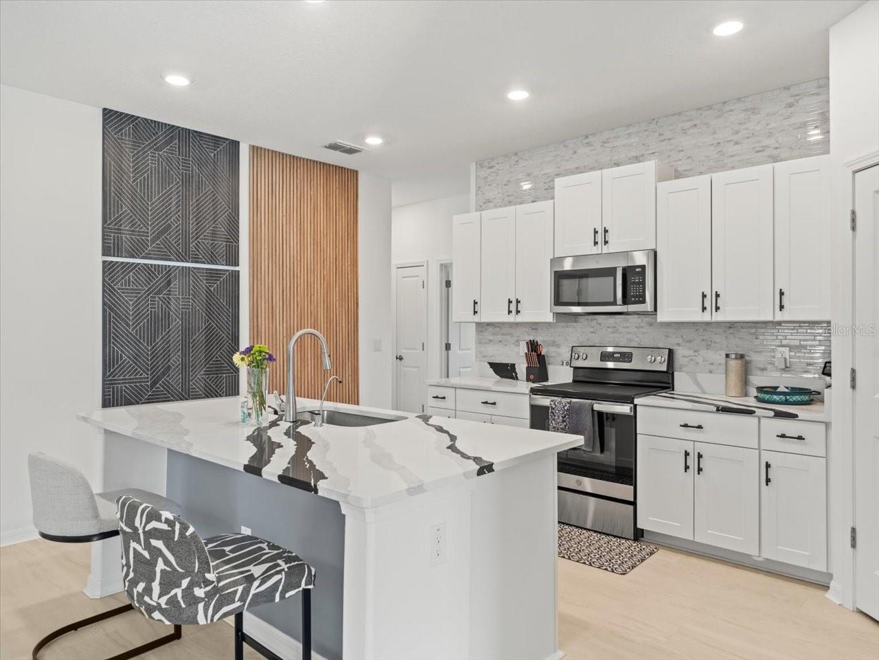 9617 BRANCHING SHIP TRCE, WESLEY CHAPEL, FL, 33545