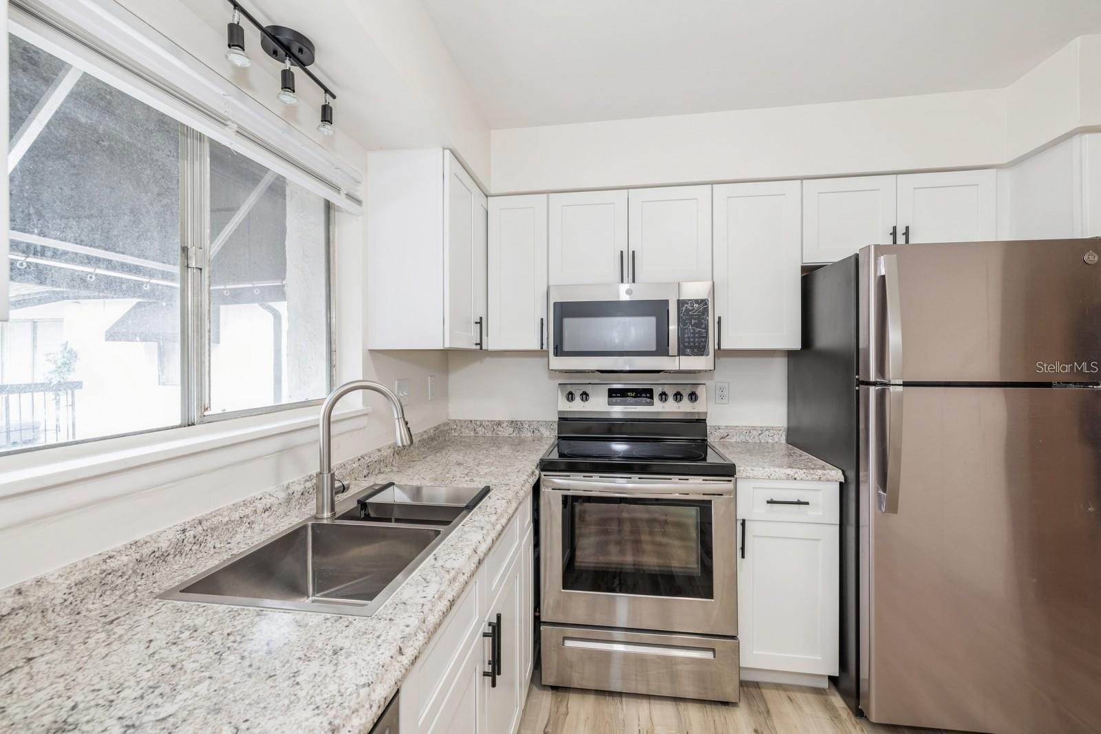 4213 S SEMORAN BLVD #9, ORLANDO, FL, 32822