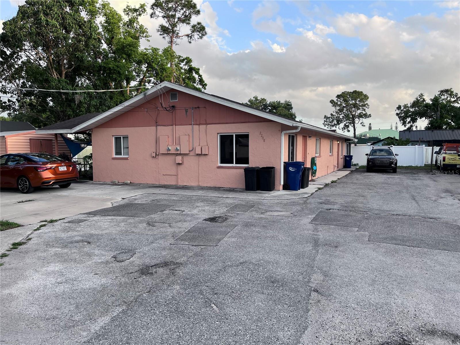 2210 51ST AVENUE DR E, BRADENTON, FL, 34203