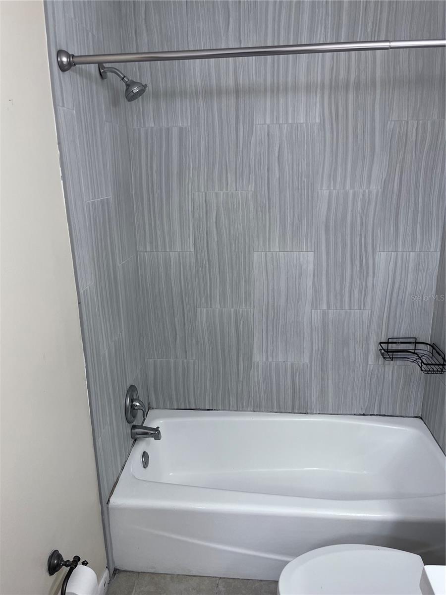 2210 51ST AVENUE DR E, BRADENTON, FL, 34203