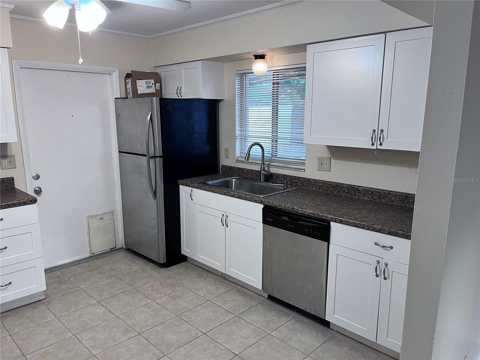 2210 51ST AVENUE DR E, BRADENTON, FL, 34203