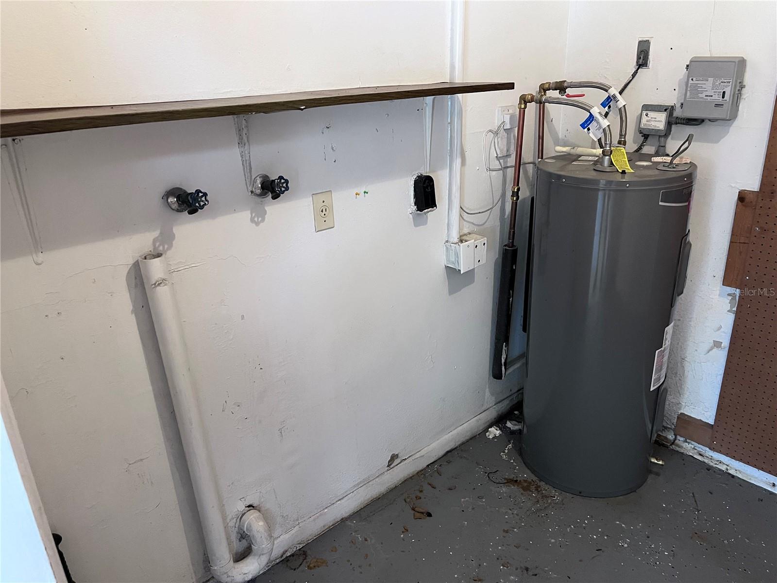 2210 51ST AVENUE DR E, BRADENTON, FL, 34203