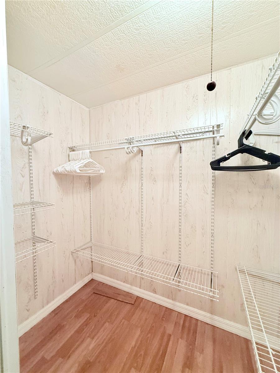 1011 PINE RIDGE DR, LAKELAND, FL, 33809