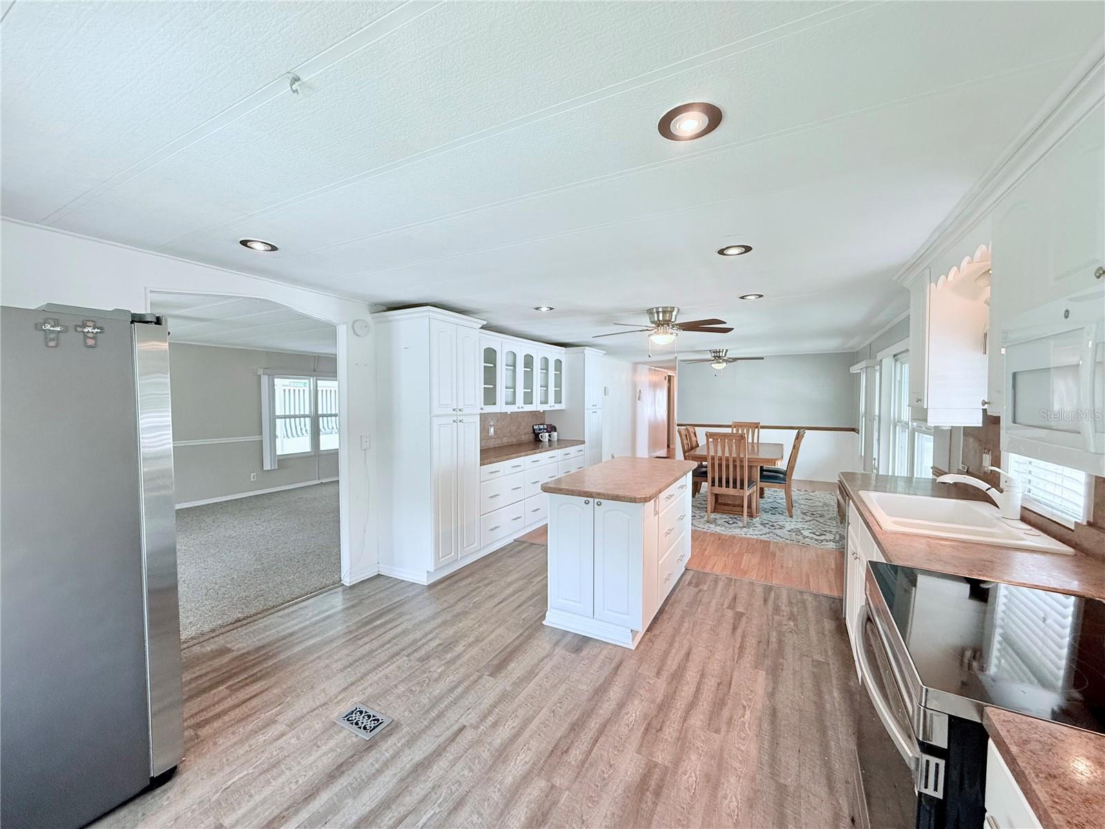 1011 PINE RIDGE DR, LAKELAND, FL, 33809