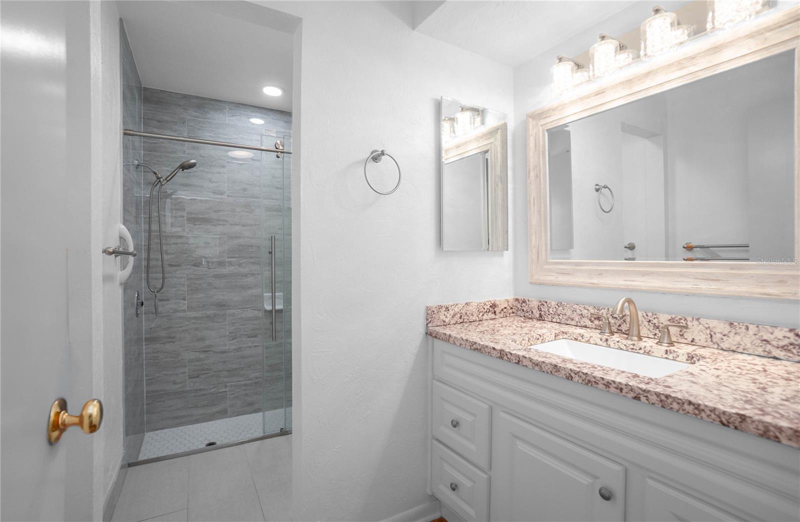 70 DOUGLAS ST, HOMOSASSA, FL, 34446