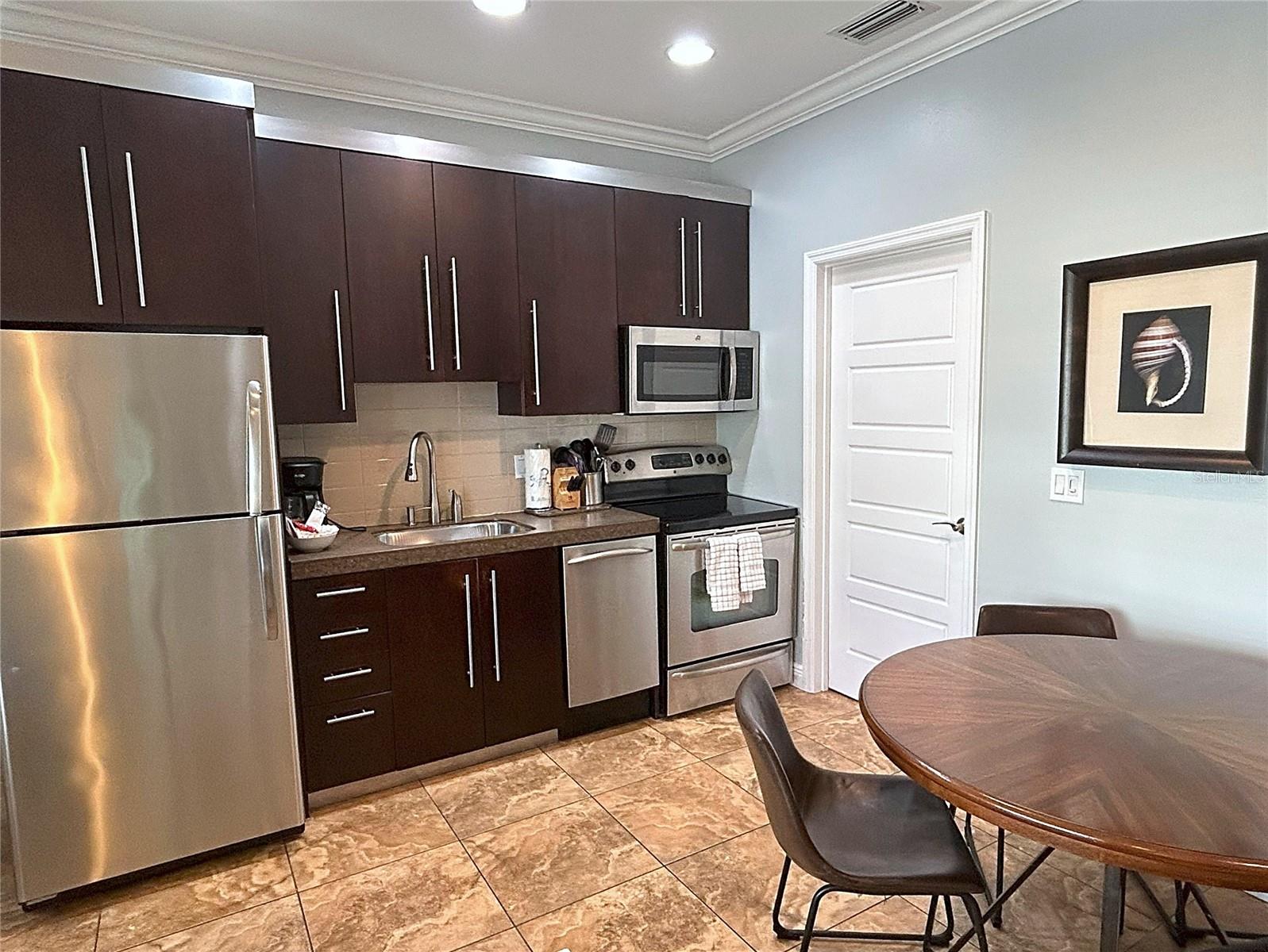 1020 SUN N SEA DR #104B, SARASOTA, FL, 34242