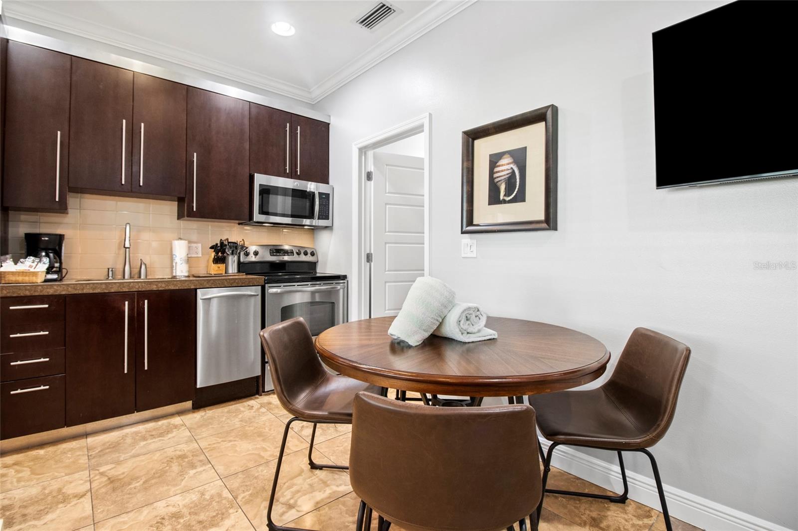 1020 SUN N SEA DR #104B, SARASOTA, FL, 34242