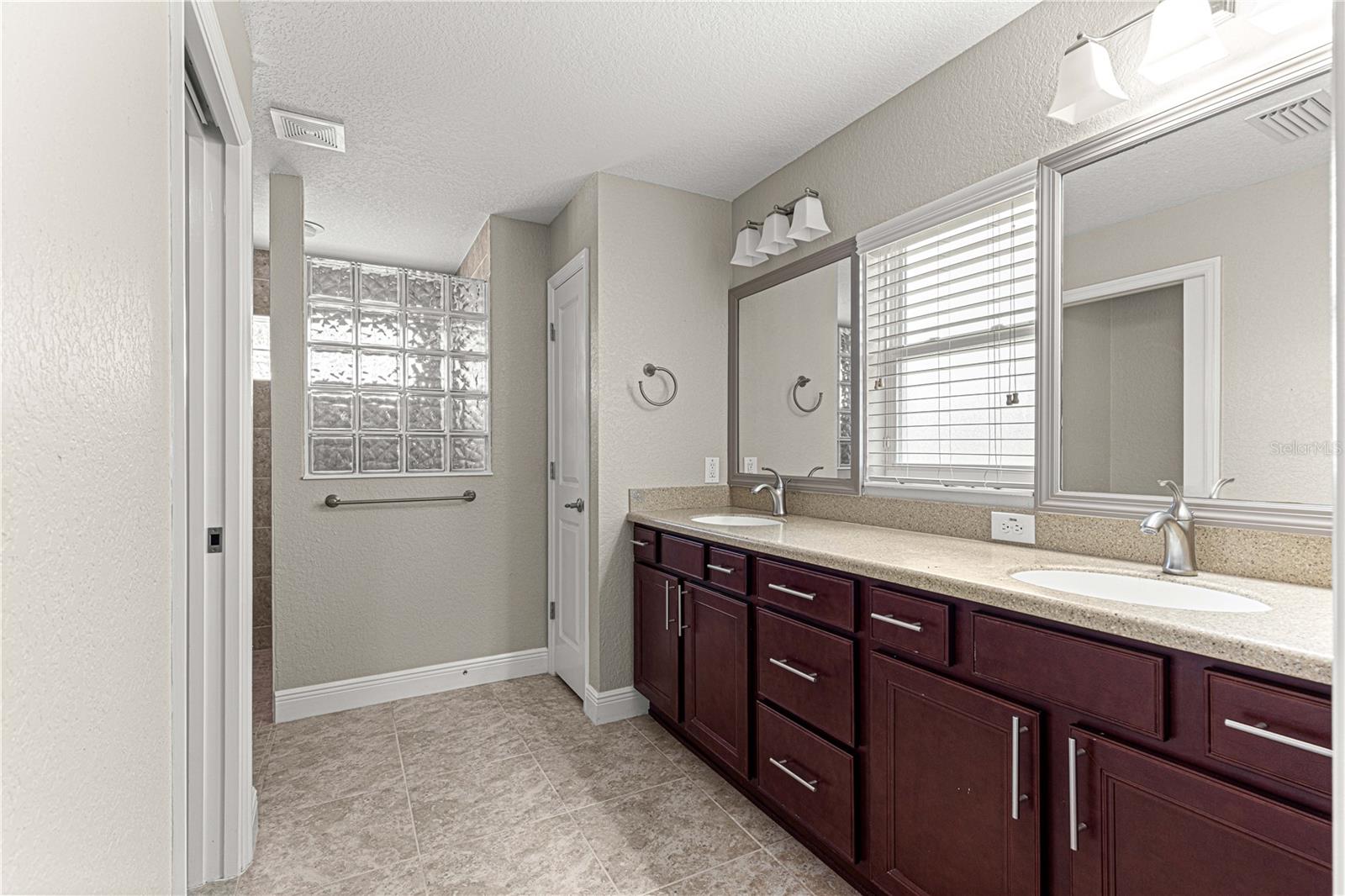 10460 SILVER MAPLE AVE, OXFORD, FL, 34484