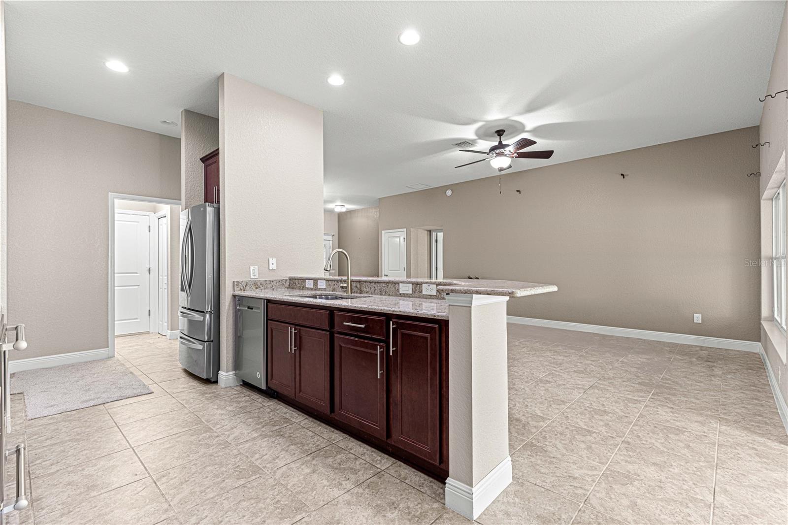 10460 SILVER MAPLE AVE, OXFORD, FL, 34484