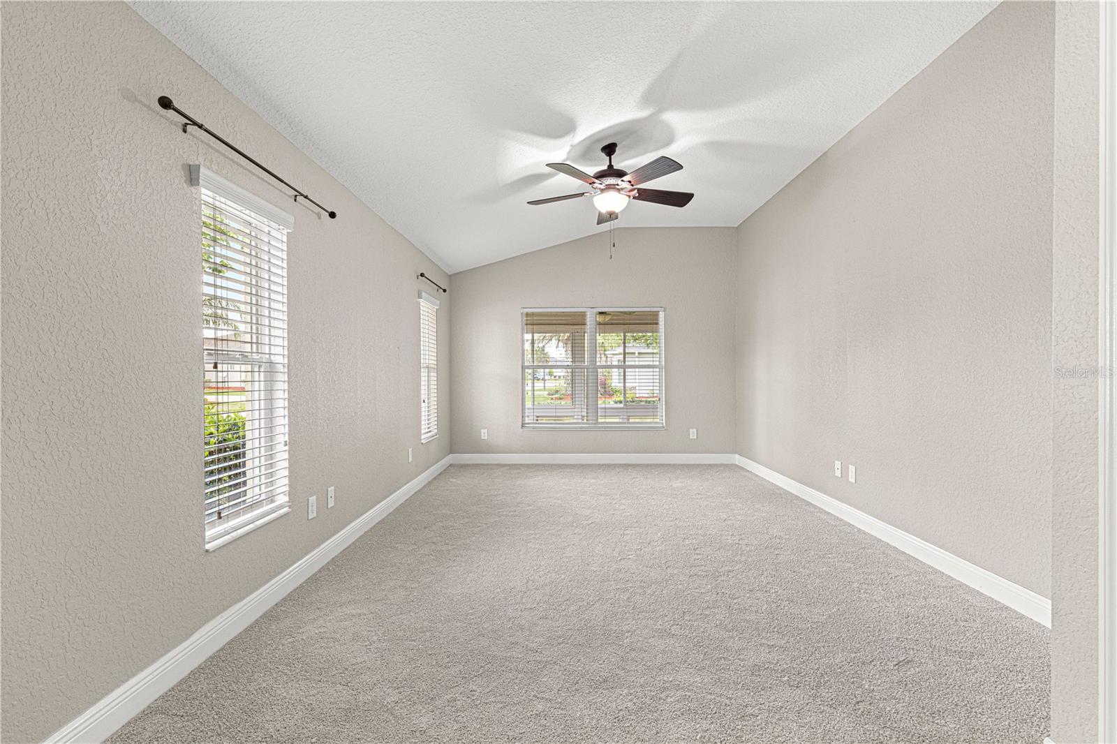 10460 SILVER MAPLE AVE, OXFORD, FL, 34484