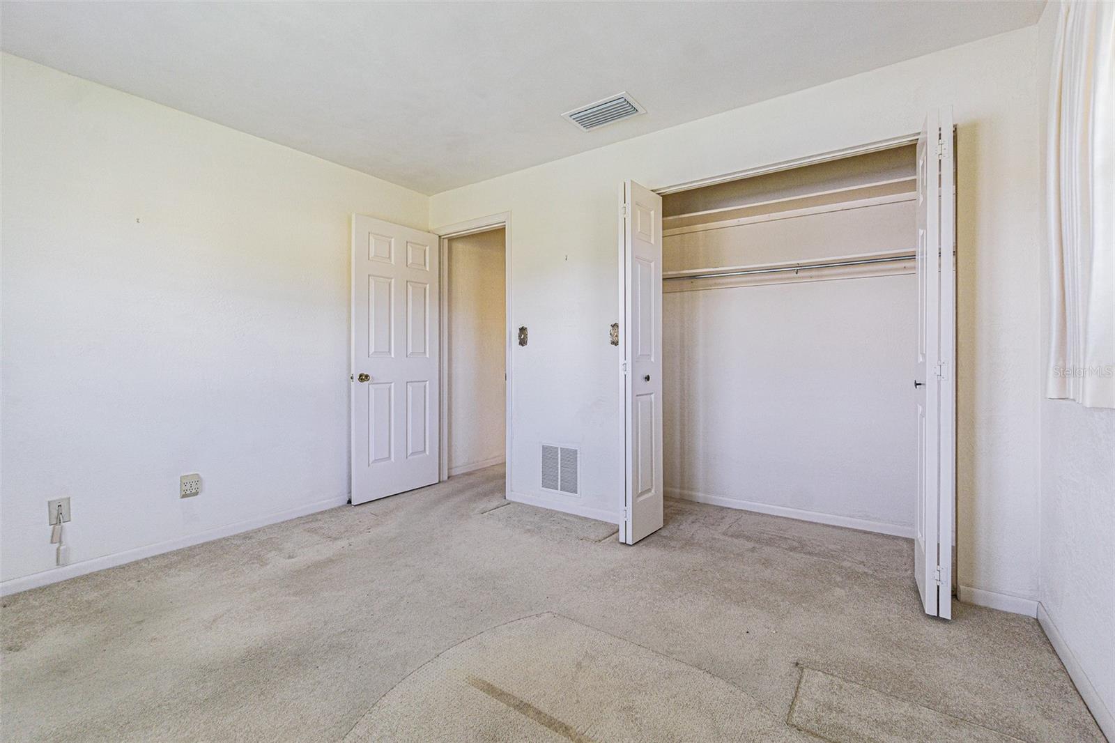 601 RIVIERA BAY DR NE, ST PETERSBURG, FL, 33702