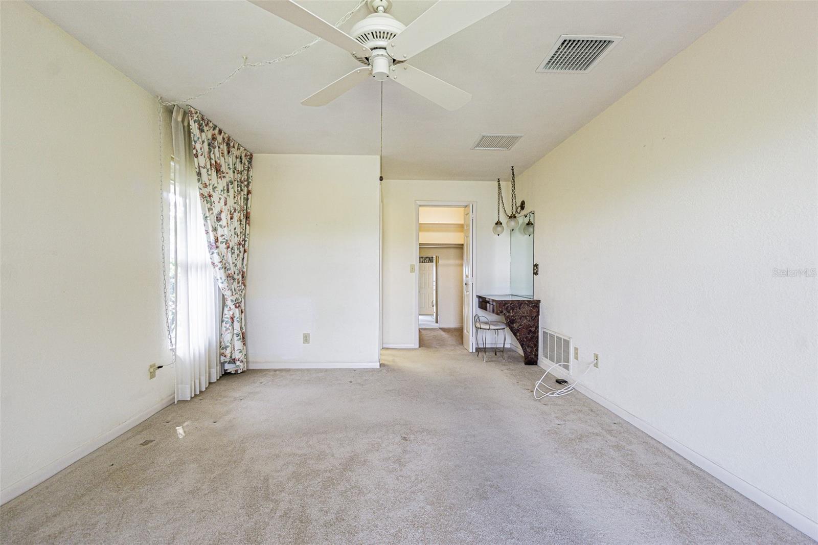 601 RIVIERA BAY DR NE, ST PETERSBURG, FL, 33702