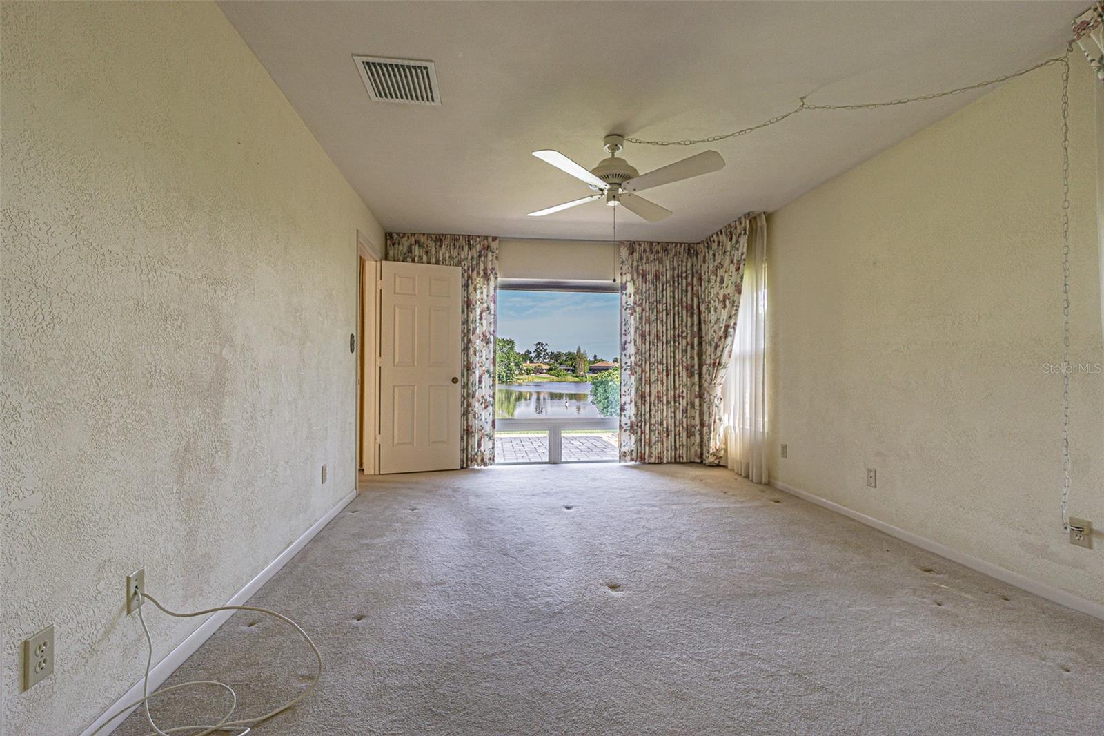 601 RIVIERA BAY DR NE, ST PETERSBURG, FL, 33702