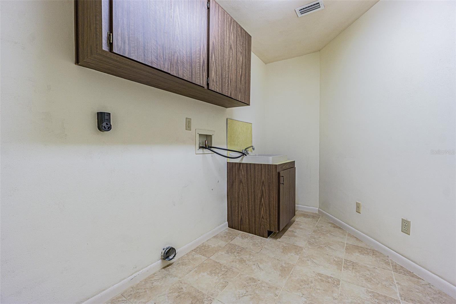 601 RIVIERA BAY DR NE, ST PETERSBURG, FL, 33702